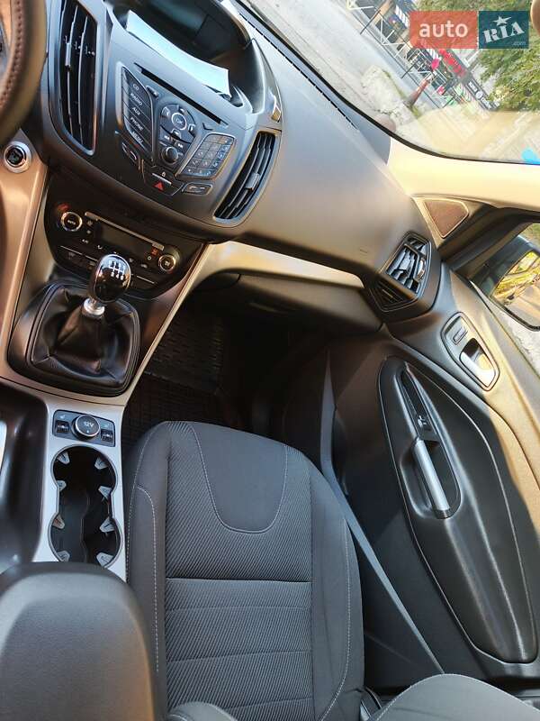 Внедорожник / Кроссовер Ford Kuga 2016 в Красилове фото 4 Внедорожник / Кроссовер Ford Kuga 2016 в Красилове