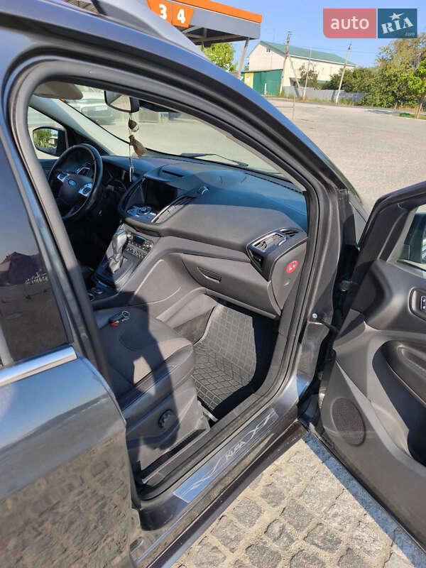 Внедорожник / Кроссовер Ford Kuga 2016 в Кельменцах