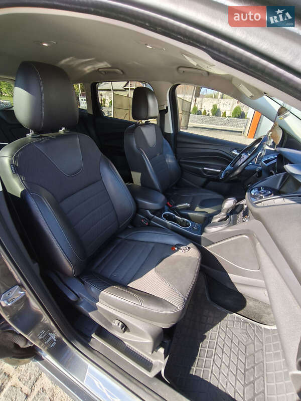 Внедорожник / Кроссовер Ford Kuga 2016 в Кельменцах