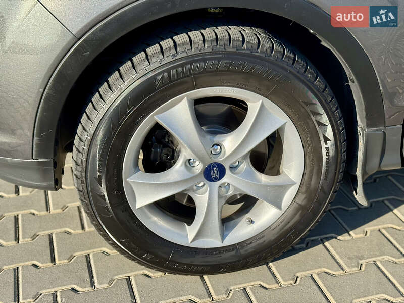 Позашляховик / Кросовер Ford Kuga 2015 в Миколаєві