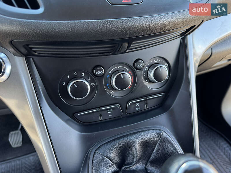 Позашляховик / Кросовер Ford Kuga 2015 в Миколаєві