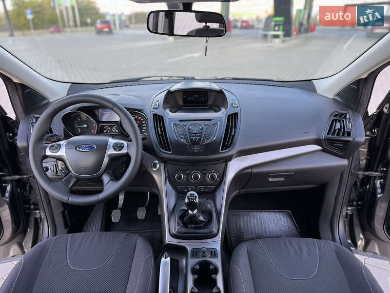 Позашляховик / Кросовер Ford Kuga 2015 в Миколаєві