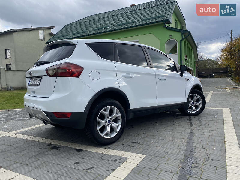 Позашляховик / Кросовер Ford Kuga 2011 в Стрию