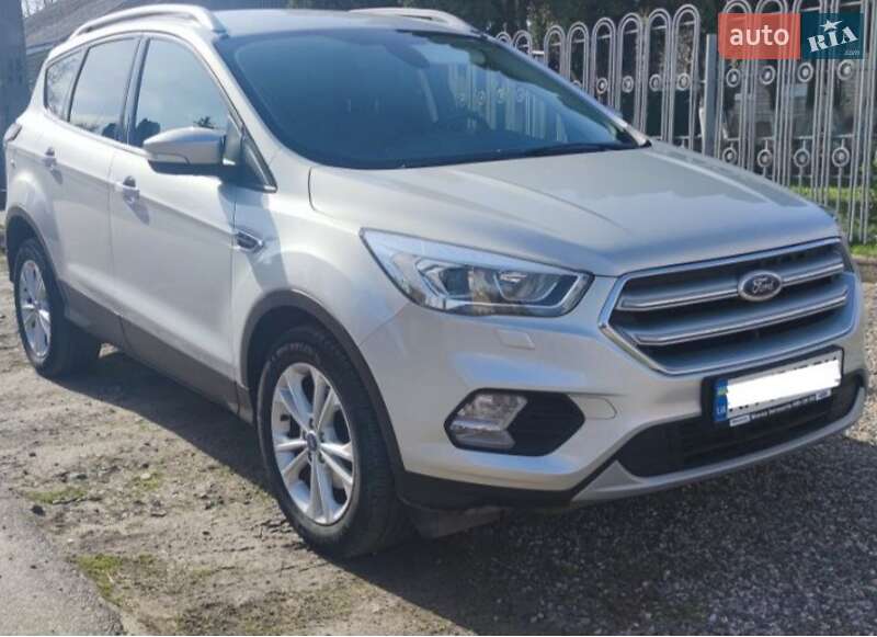 Внедорожник / Кроссовер Ford Kuga 2019 в Хмельнике фото 5 Внедорожник / Кроссовер Ford Kuga 2019 в Хмельнике