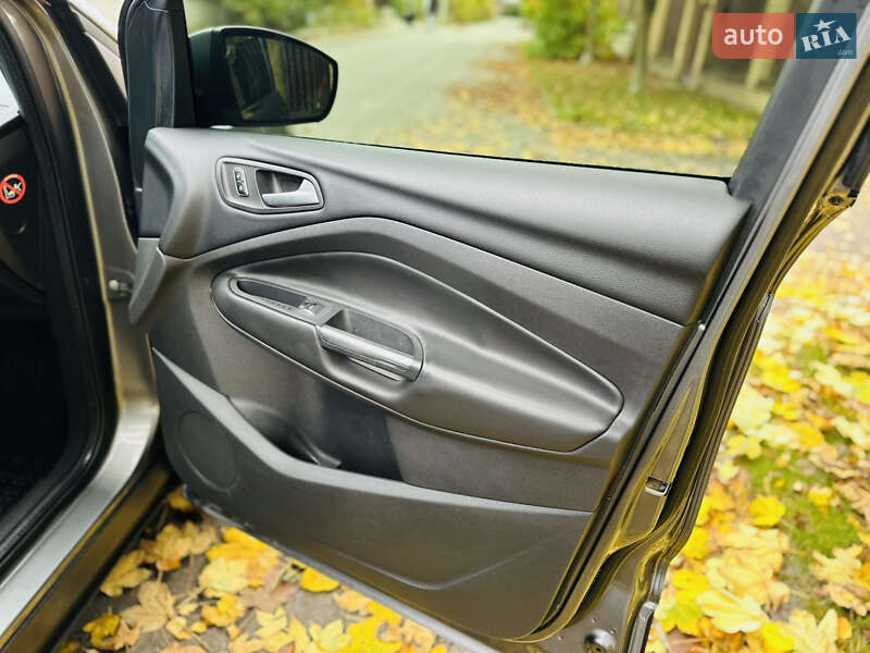 Позашляховик / Кросовер Ford Kuga 2013 в Києві фото 41 Позашляховик / Кросовер Ford Kuga 2013 в Києві