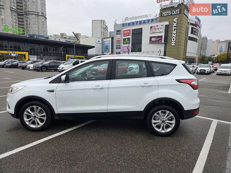 Внедорожник / Кроссовер Ford Kuga 2019 в Киеве