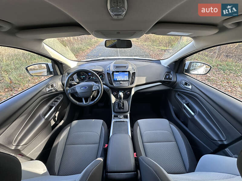 Внедорожник / Кроссовер Ford Kuga 2016 в Киеве