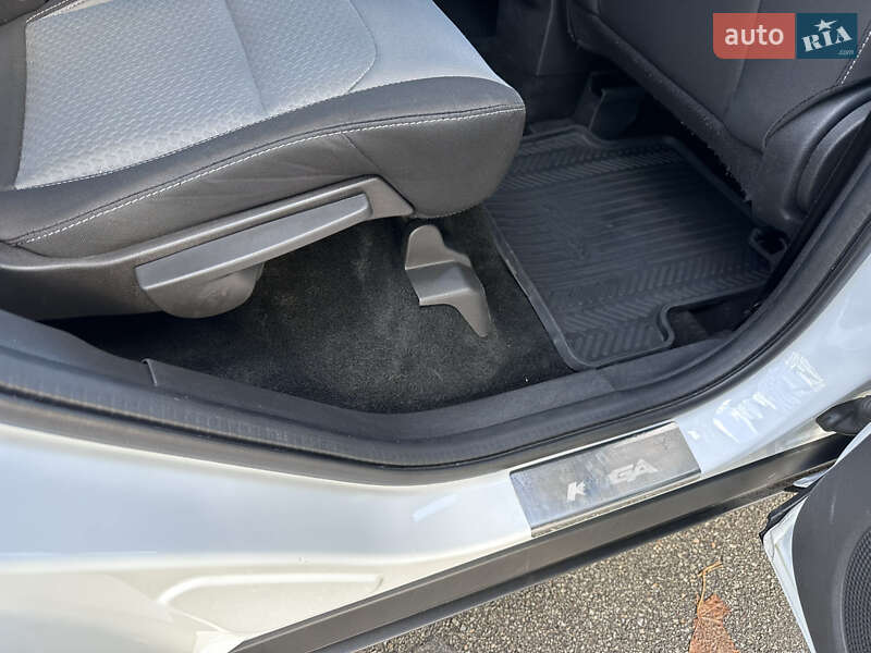 Внедорожник / Кроссовер Ford Kuga 2016 в Киеве