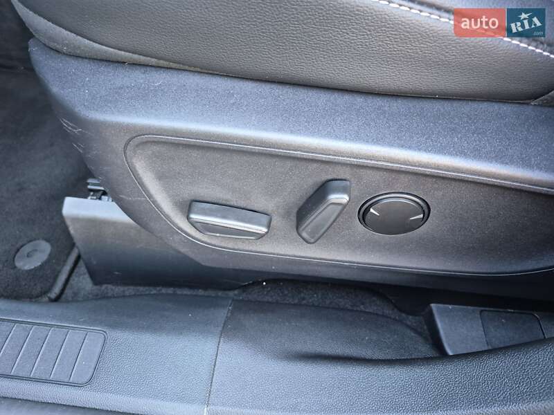 Внедорожник / Кроссовер Ford Kuga 2022 в Киеве