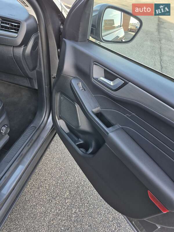 Внедорожник / Кроссовер Ford Kuga 2022 в Киеве