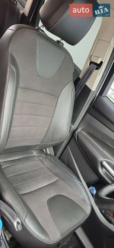 Внедорожник / Кроссовер Ford Kuga 2013 в Днепре