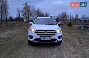 Внедорожник / Кроссовер Ford Kuga 2017 в Чернигове