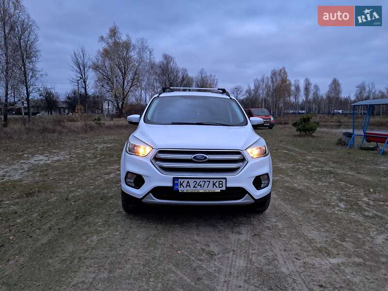 Внедорожник / Кроссовер Ford Kuga 2017 в Чернигове фото Внедорожник / Кроссовер Ford Kuga 2017 в Чернигове