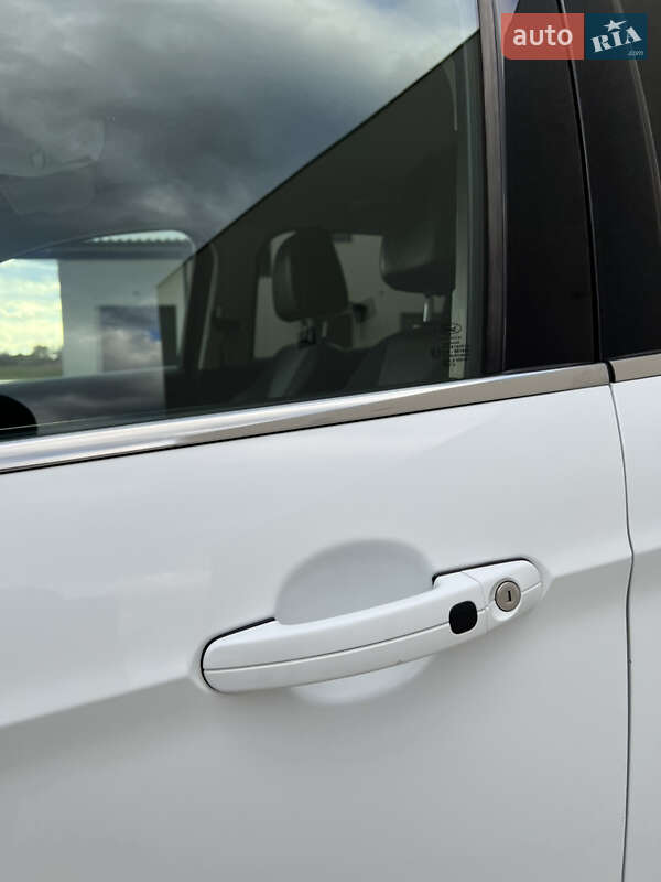 Позашляховик / Кросовер Ford Kuga 2013 в Луцьку