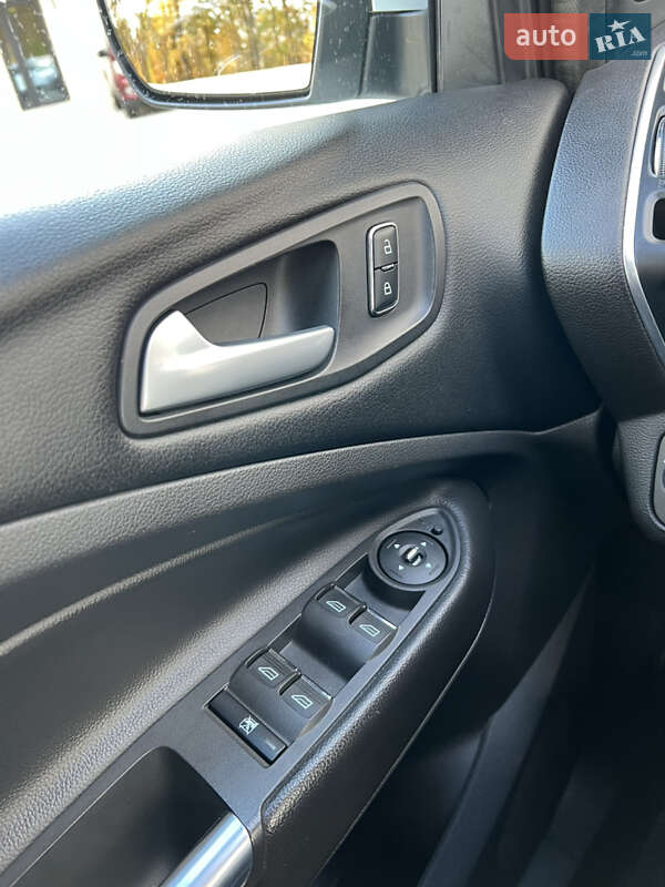 Позашляховик / Кросовер Ford Kuga 2013 в Луцьку