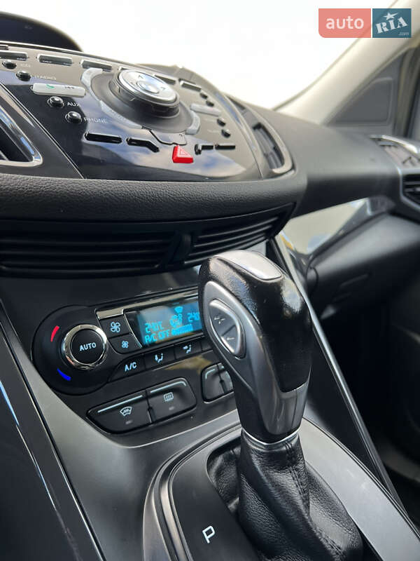 Позашляховик / Кросовер Ford Kuga 2013 в Луцьку