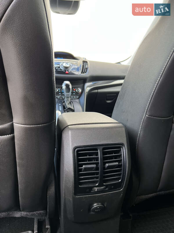 Позашляховик / Кросовер Ford Kuga 2013 в Луцьку