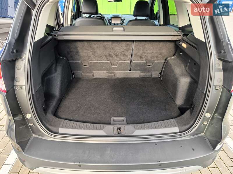 Внедорожник / Кроссовер Ford Kuga 2016 в Калуше