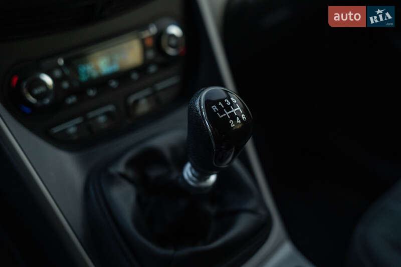 Внедорожник / Кроссовер Ford Kuga 2015 в Черновцах фото 27 Внедорожник / Кроссовер Ford Kuga 2015 в Черновцах