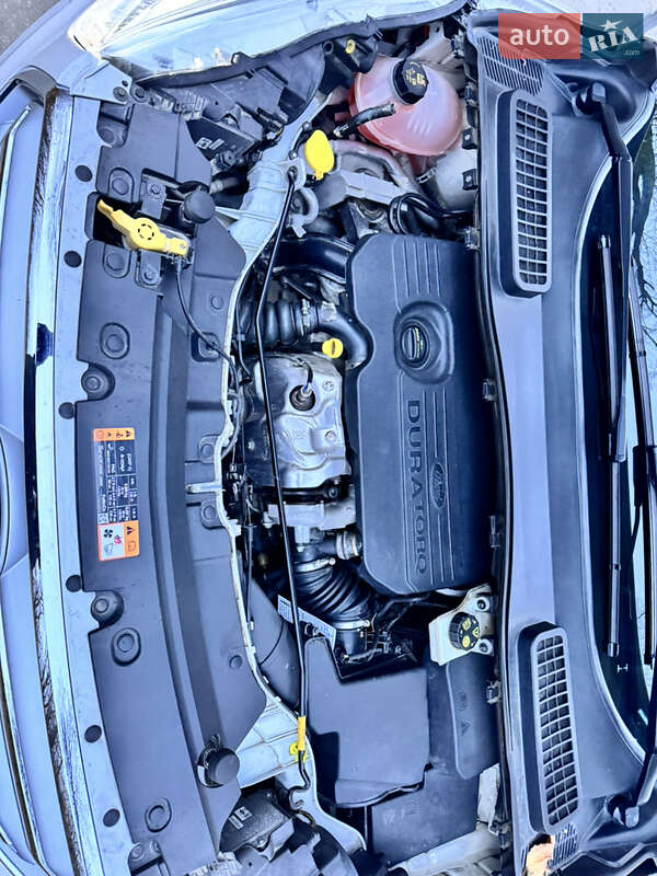 Позашляховик / Кросовер Ford Kuga 2019 в Чернівцях