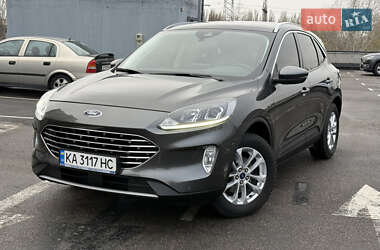 Позашляховик / Кросовер Ford Kuga 2021 в Києві