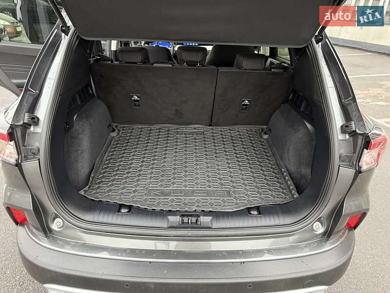Позашляховик / Кросовер Ford Kuga 2021 в Києві фото 17 Позашляховик / Кросовер Ford Kuga 2021 в Києві