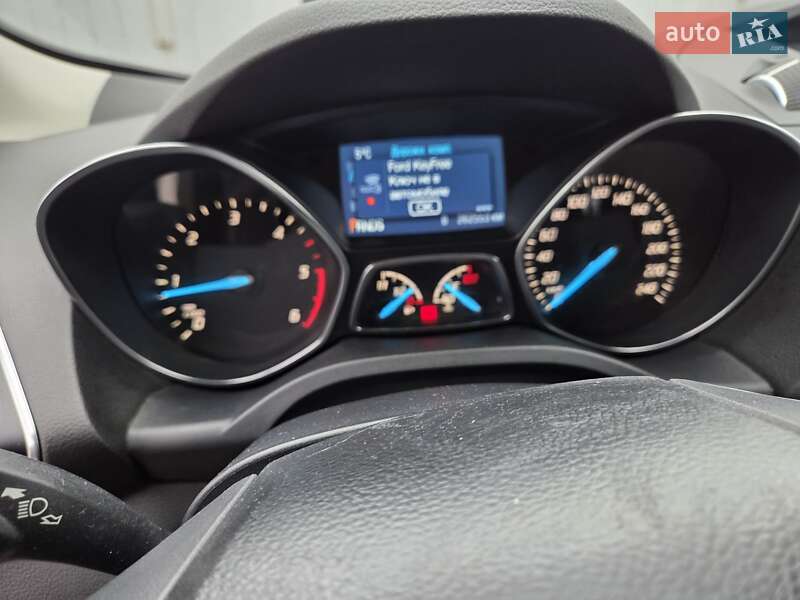 Внедорожник / Кроссовер Ford Kuga 2013 в Луцке