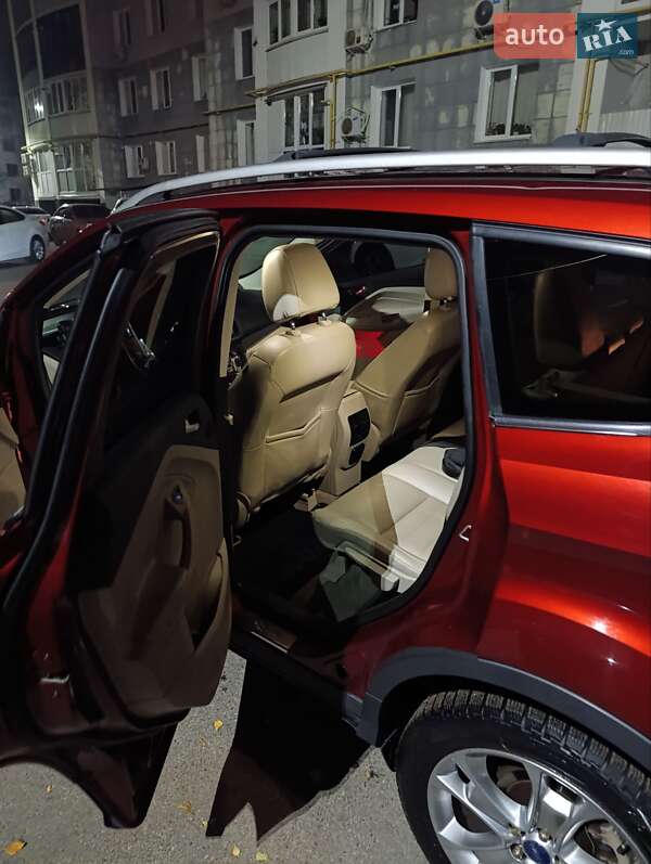 Внедорожник / Кроссовер Ford Kuga 2014 в Чернигове