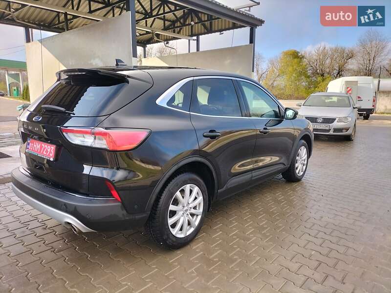 Позашляховик / Кросовер Ford Kuga 2020 в Дунаївцях