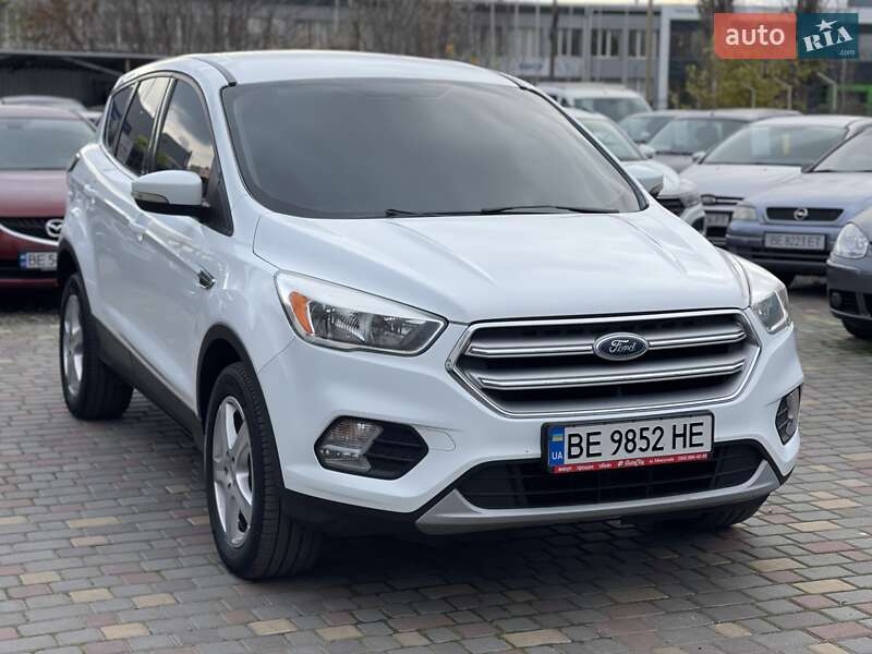Позашляховик / Кросовер Ford Kuga 2016 в Миколаєві