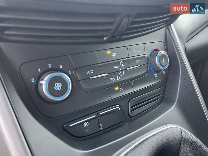 Позашляховик / Кросовер Ford Kuga 2016 в Миколаєві