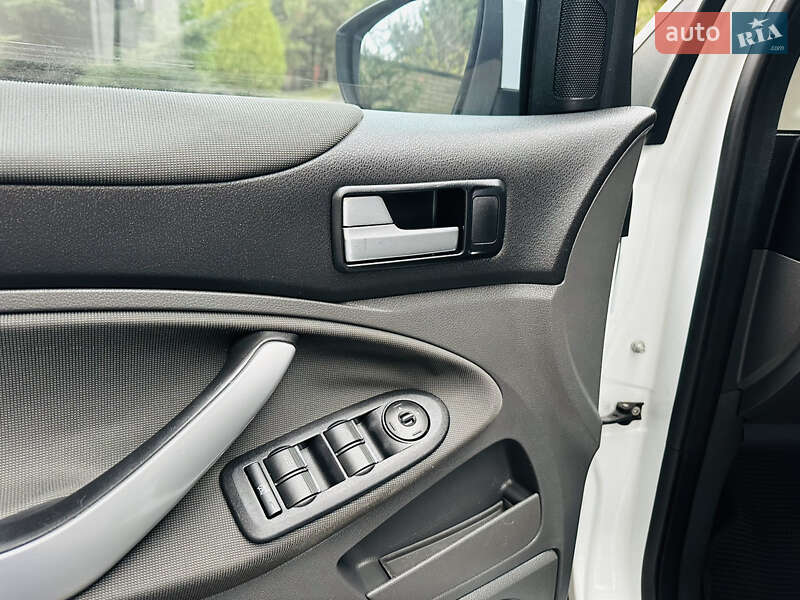 Позашляховик / Кросовер Ford Kuga 2011 в Дніпрі фото 12 Позашляховик / Кросовер Ford Kuga 2011 в Дніпрі