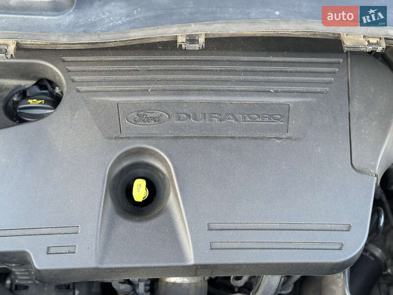 Внедорожник / Кроссовер Ford Kuga 2015 в Львове фото 37 Внедорожник / Кроссовер Ford Kuga 2015 в Львове