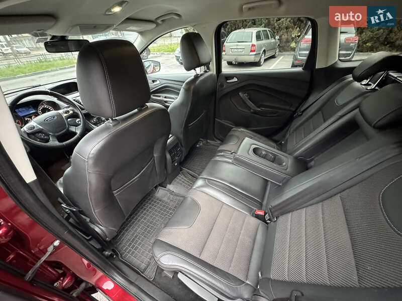 Позашляховик / Кросовер Ford Kuga 2015 в Житомирі