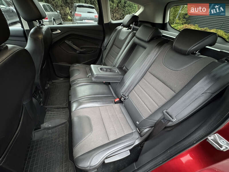 Позашляховик / Кросовер Ford Kuga 2015 в Житомирі