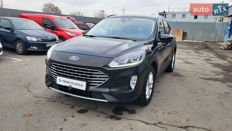 Внедорожник / Кроссовер Ford Kuga 2020 в Киеве