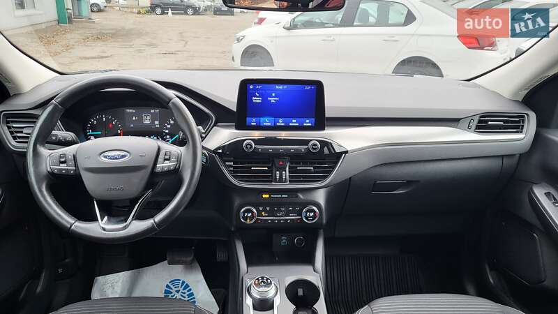 Внедорожник / Кроссовер Ford Kuga 2020 в Киеве