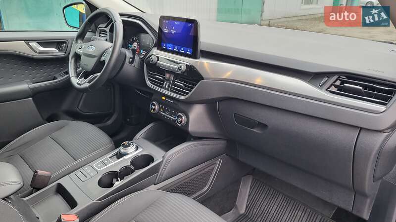 Внедорожник / Кроссовер Ford Kuga 2020 в Киеве