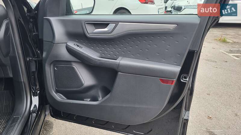 Внедорожник / Кроссовер Ford Kuga 2020 в Киеве