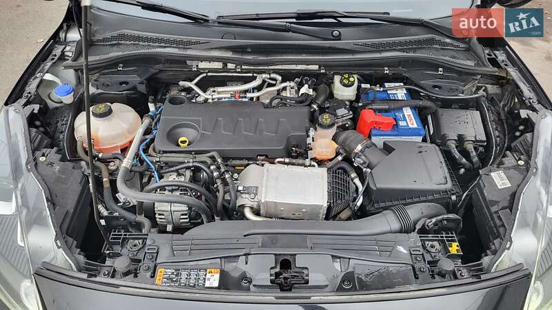 Внедорожник / Кроссовер Ford Kuga 2020 в Киеве