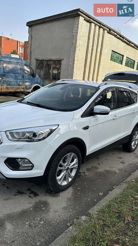 Позашляховик / Кросовер Ford Kuga 2019 в Хмельницькому