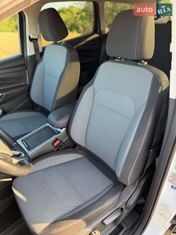 Внедорожник / Кроссовер Ford Kuga 2017 в Днепре фото 11 Внедорожник / Кроссовер Ford Kuga 2017 в Днепре