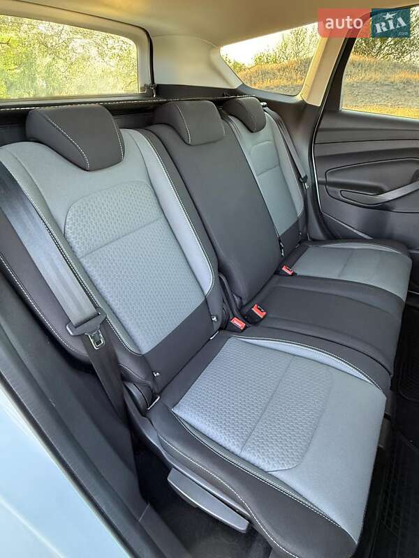 Внедорожник / Кроссовер Ford Kuga 2017 в Днепре фото 13 Внедорожник / Кроссовер Ford Kuga 2017 в Днепре