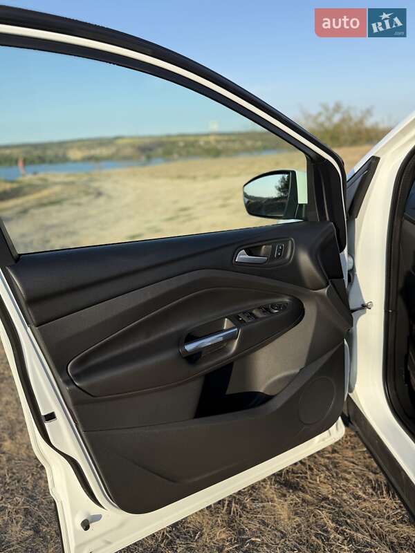 Внедорожник / Кроссовер Ford Kuga 2017 в Днепре фото 18 Внедорожник / Кроссовер Ford Kuga 2017 в Днепре