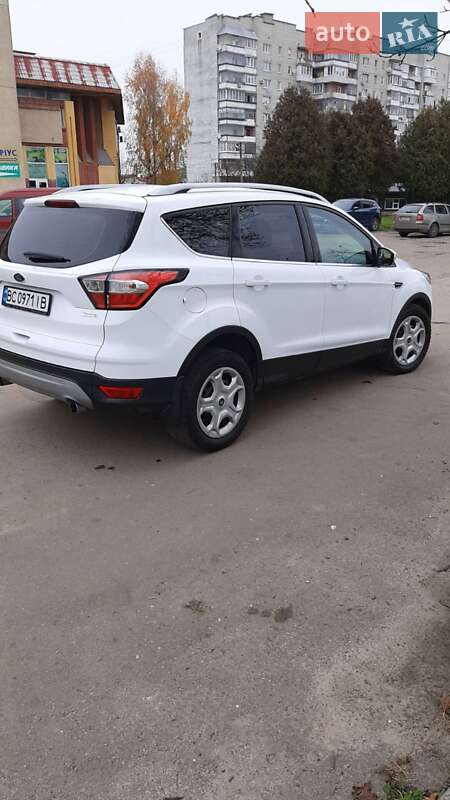 Внедорожник / Кроссовер Ford Kuga 2019 в Львове