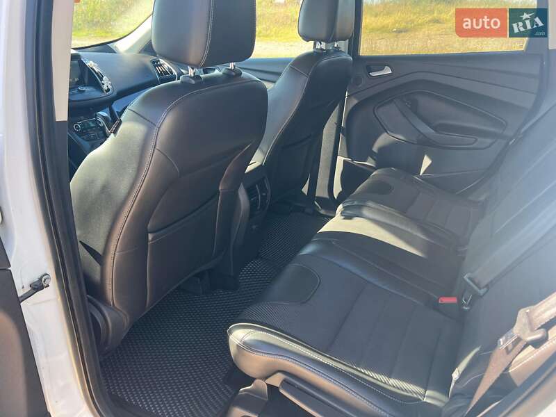 Внедорожник / Кроссовер Ford Kuga 2013 в Киеве