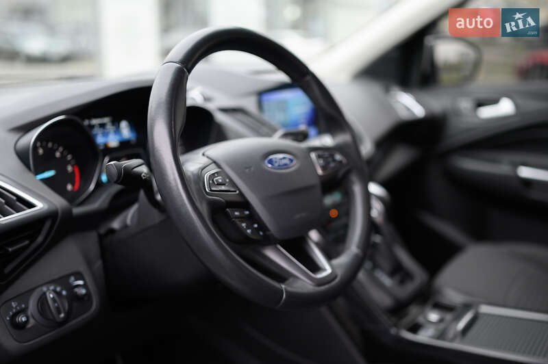 Позашляховик / Кросовер Ford Kuga 2019 в Києві