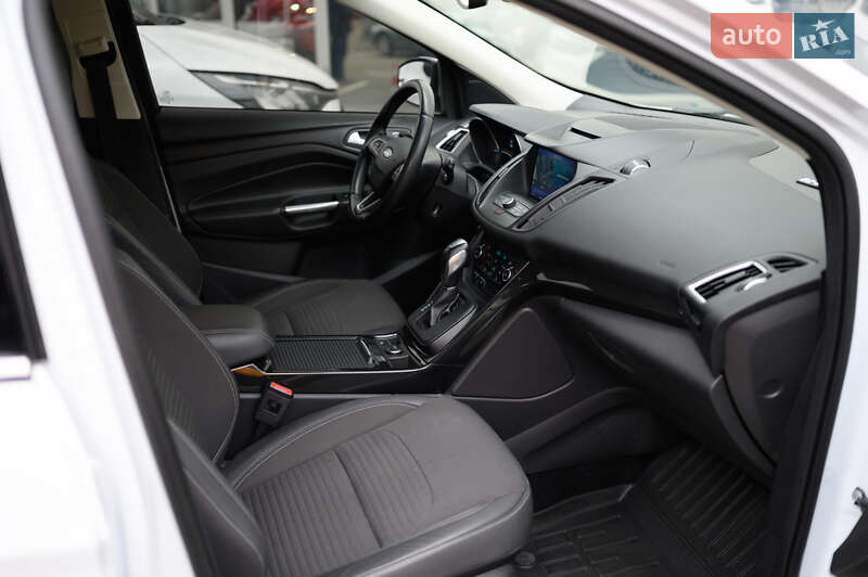 Позашляховик / Кросовер Ford Kuga 2019 в Києві