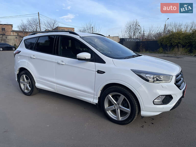 Внедорожник / Кроссовер Ford Kuga 2019 в Ровно