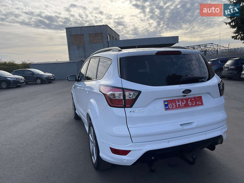 Внедорожник / Кроссовер Ford Kuga 2019 в Ровно